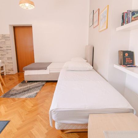 Apartments Sab Ogulin Buitenkant foto